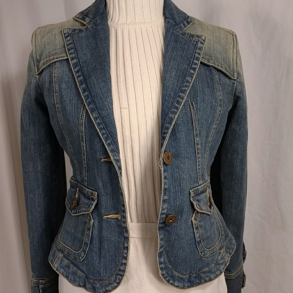 DKNY Jean Jacket Feminine Distressed XS Quality Fitted Tailored Shape SeeMeasure - Picture 5 of 8